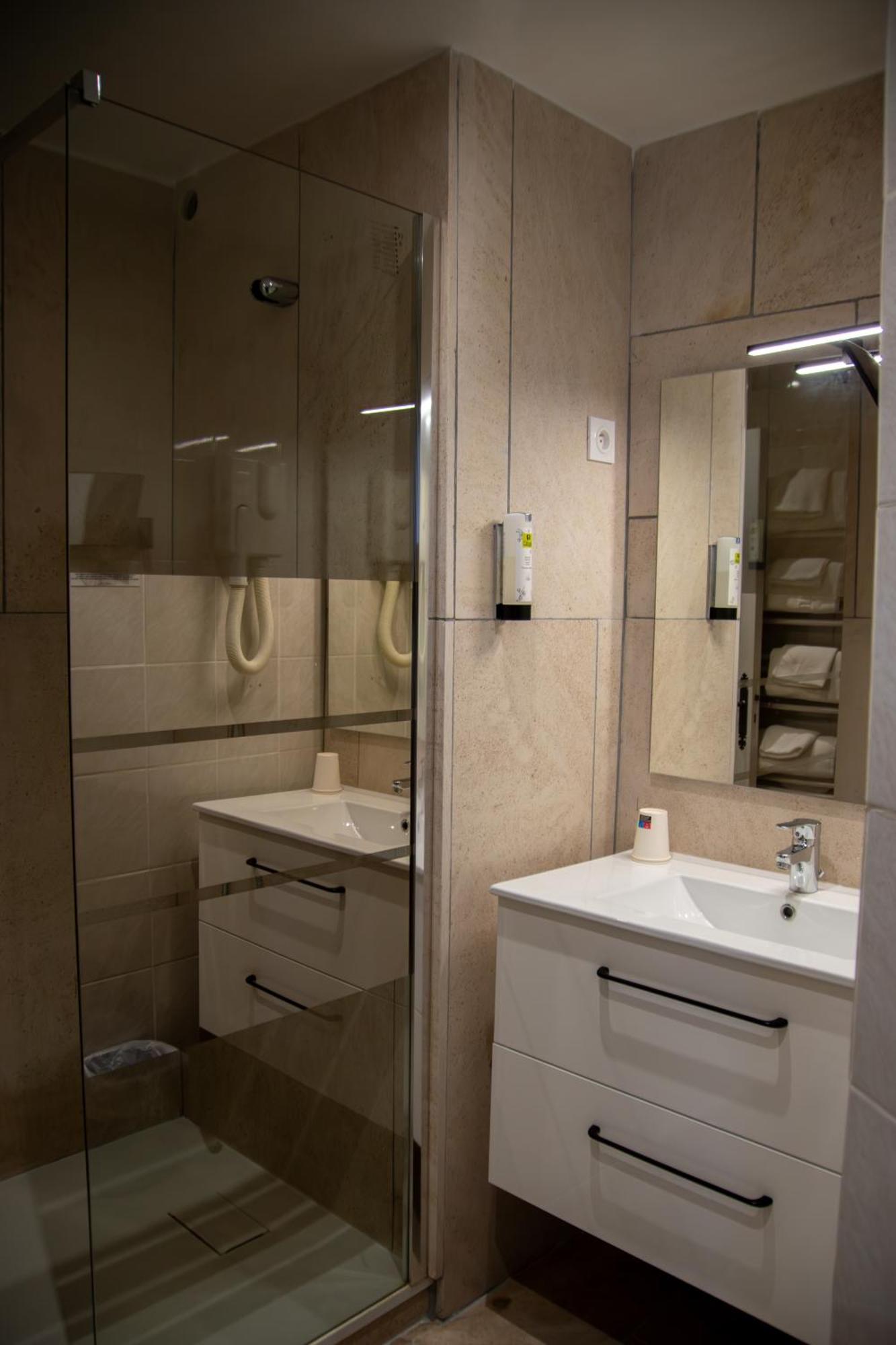 Logis Le Tadorne Hotel Piney Kültér fotó