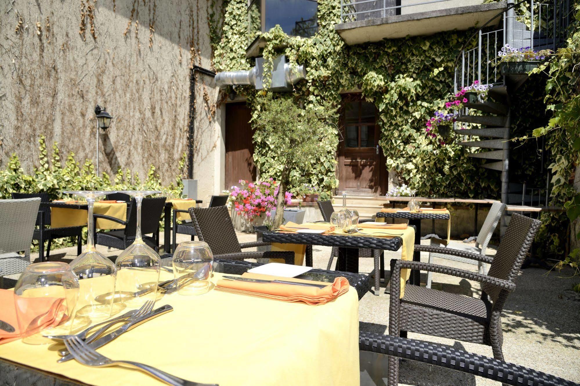 Logis Le Tadorne Hotel Piney Kültér fotó
